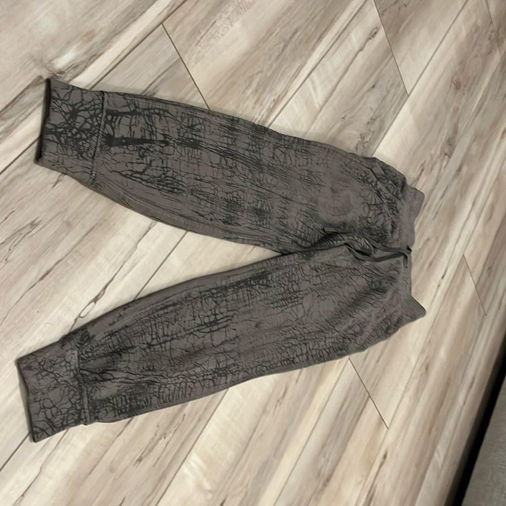Jogger pants never worn no tags